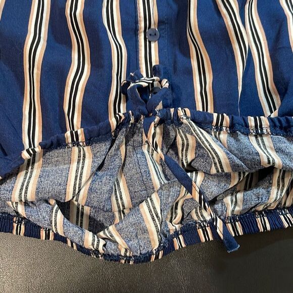 Urban Heritage Rayon Crop Top. Size Small. Navy striped. - Picture 5 of 8